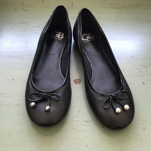 Black Gianni Bini flats
